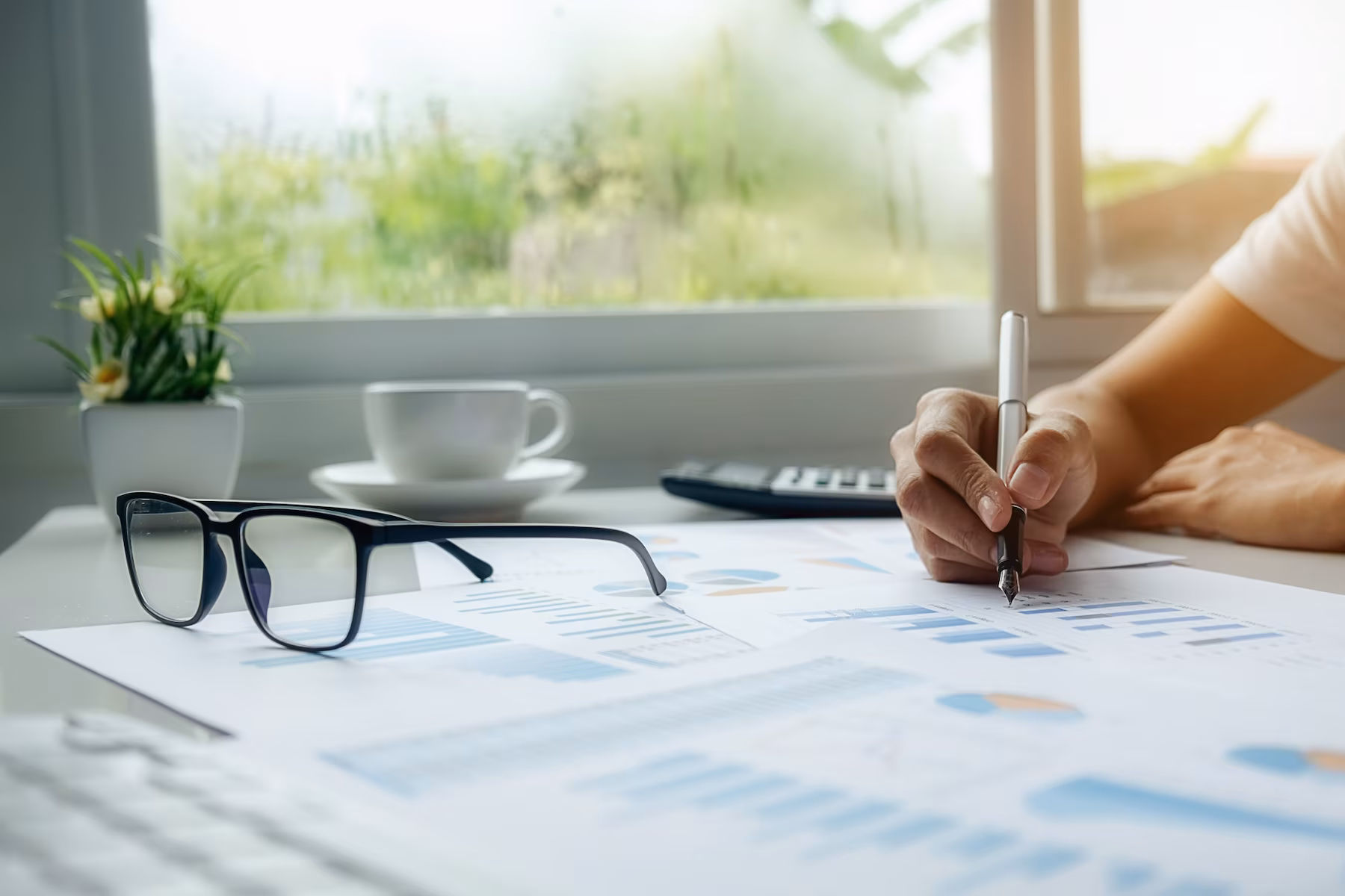 service-statistics-concepts-lifestyle-charts-plan_1418-581